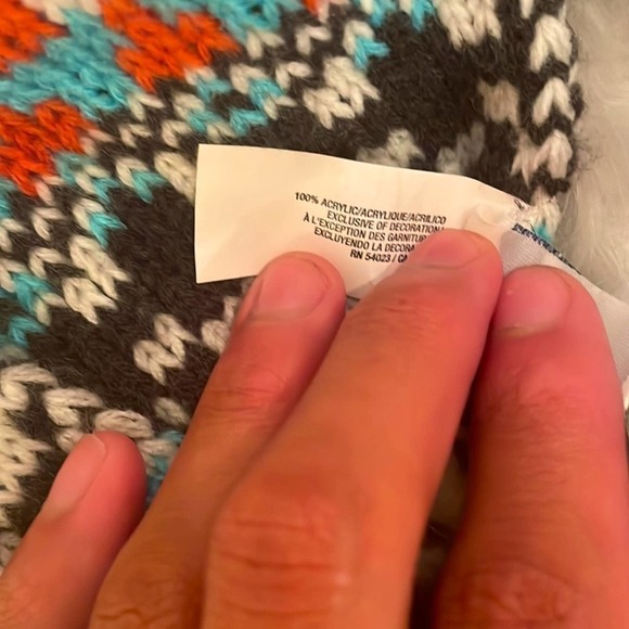 Old Navy Winter Themed Scarf - Picture 3 of 4